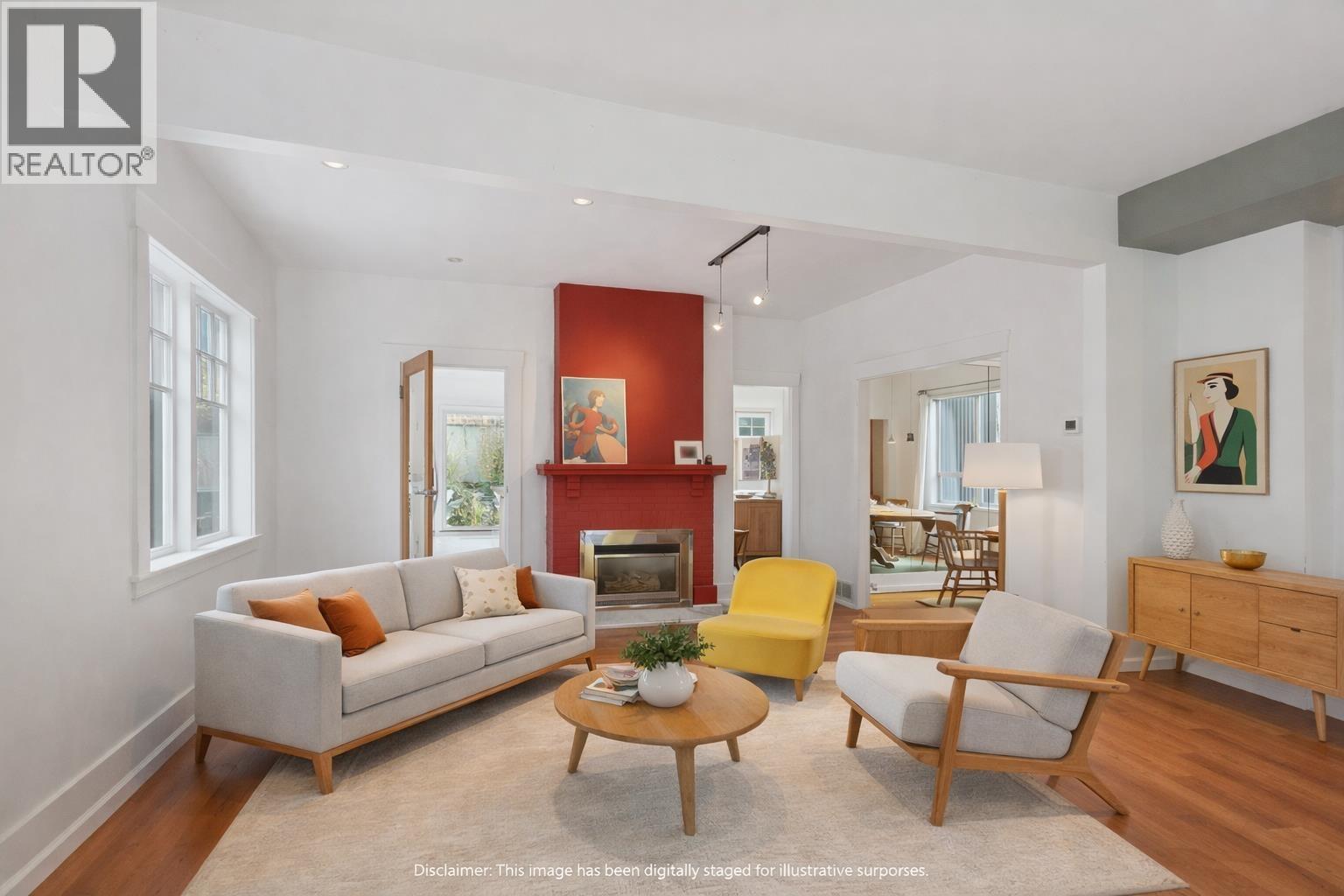 2433 MATHERS AVENUE, West Vancouver