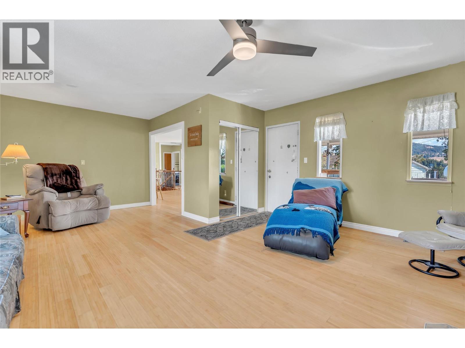 405 Grant Ave - 8