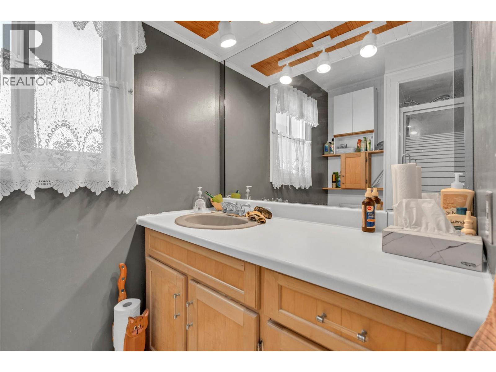 405 Grant Ave, Princeton