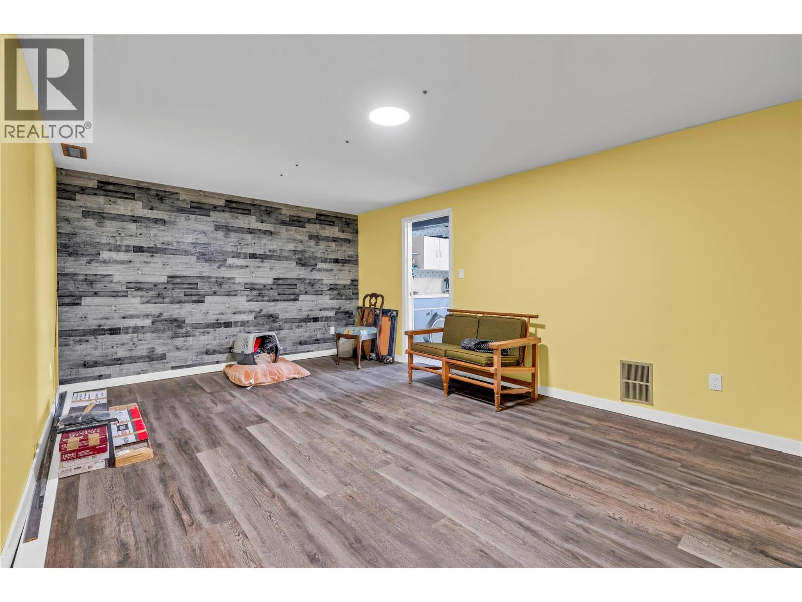 405 Grant Ave - 25