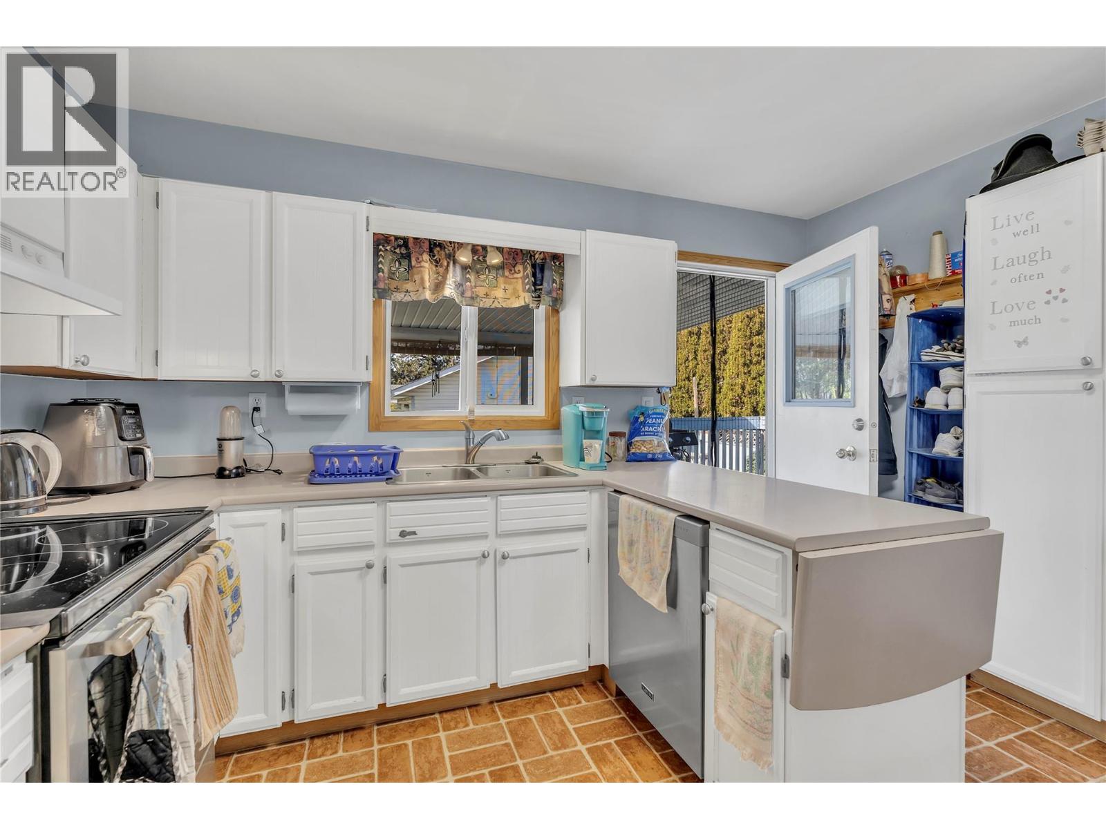 405 Grant Ave - 12