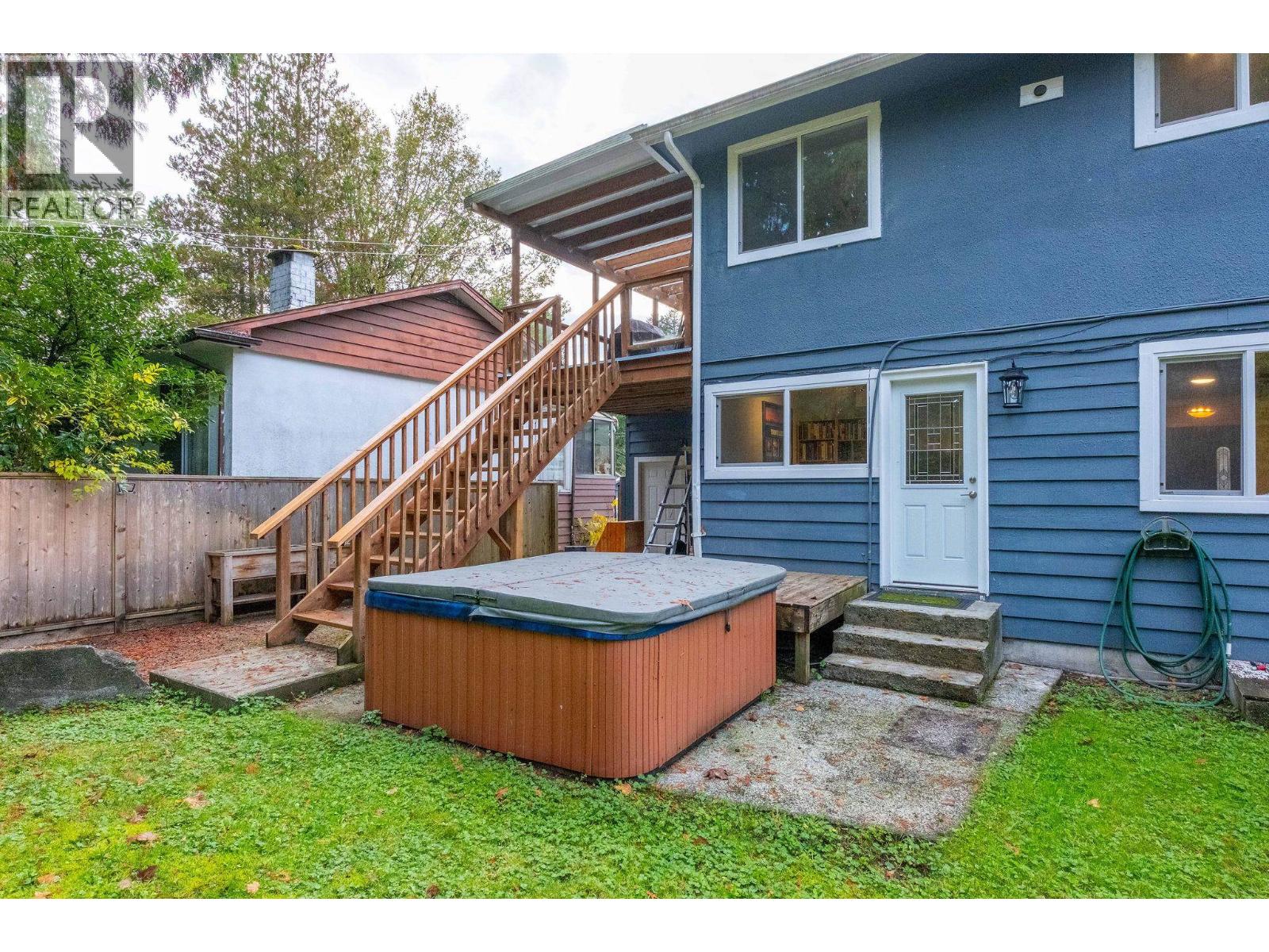 2644 KILMARNOCK CRESCENT, North Vancouver
