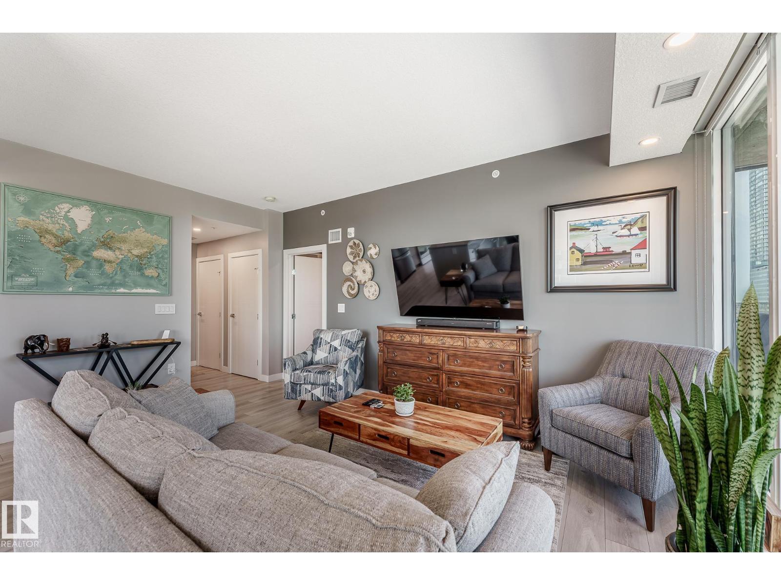 #1904 10180 103 ST NW - 14
