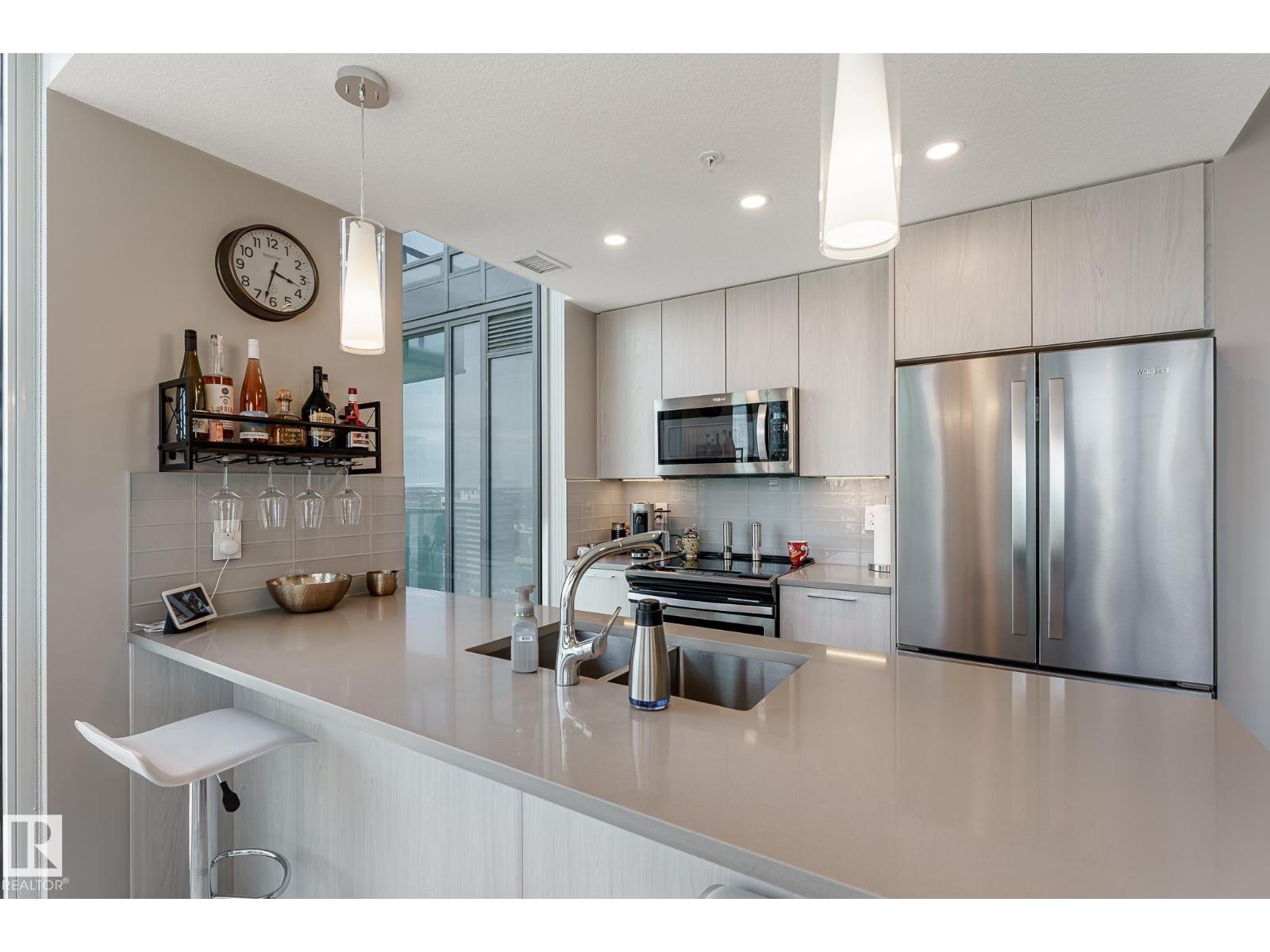 #1904 10180 103 ST NW - 19