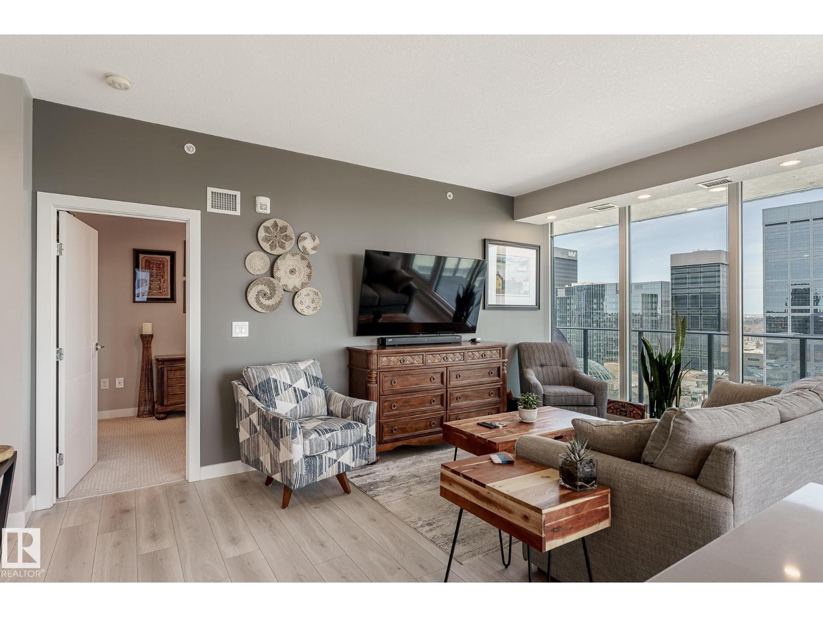 #1904 10180 103 ST NW - 23