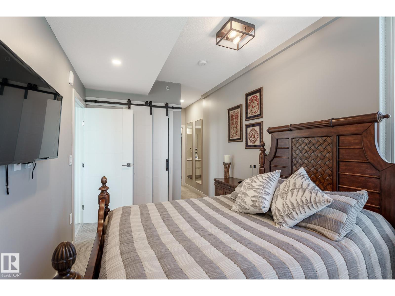 #1904 10180 103 ST NW - 27