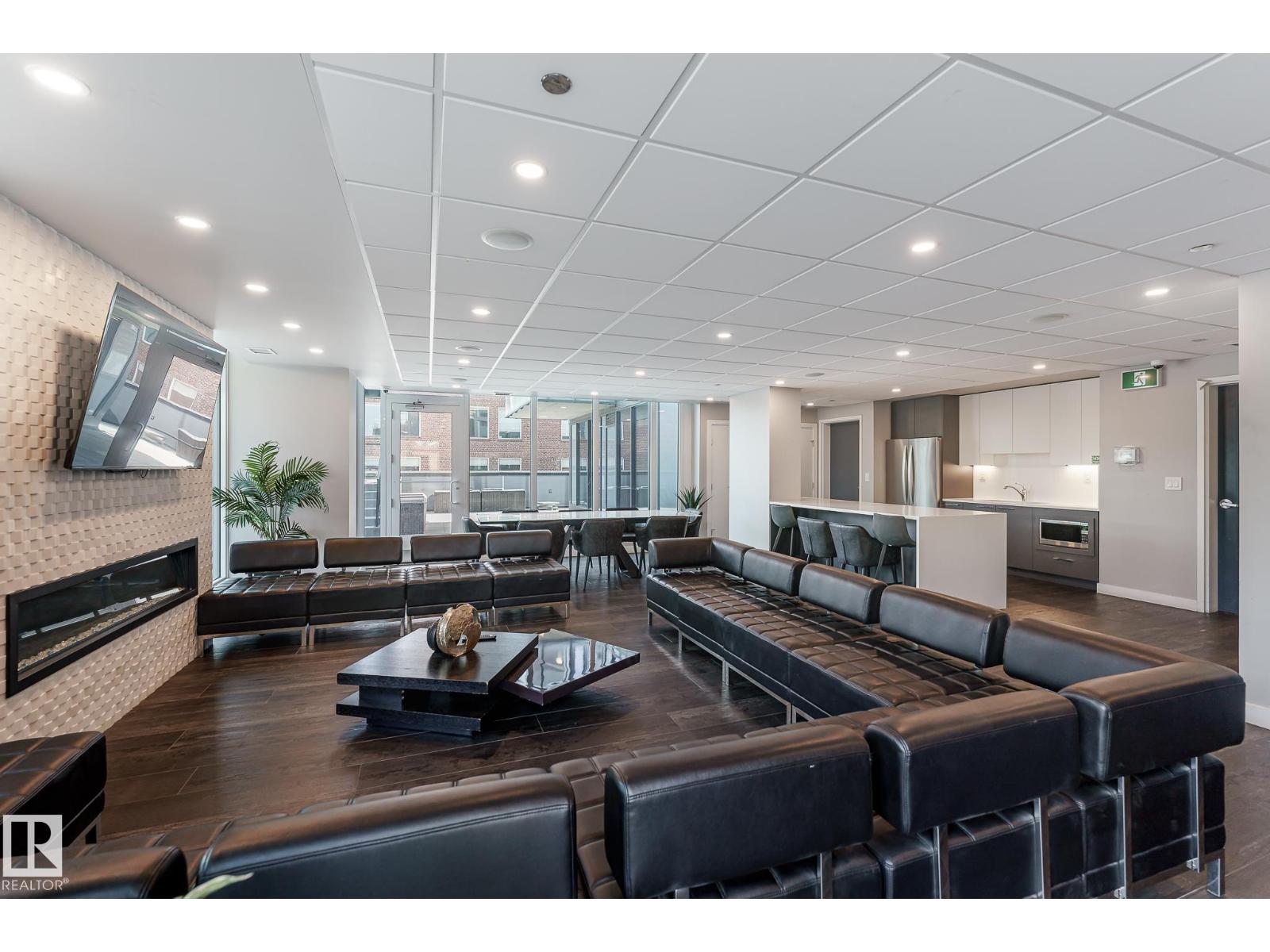 #1904 10180 103 ST NW - 40