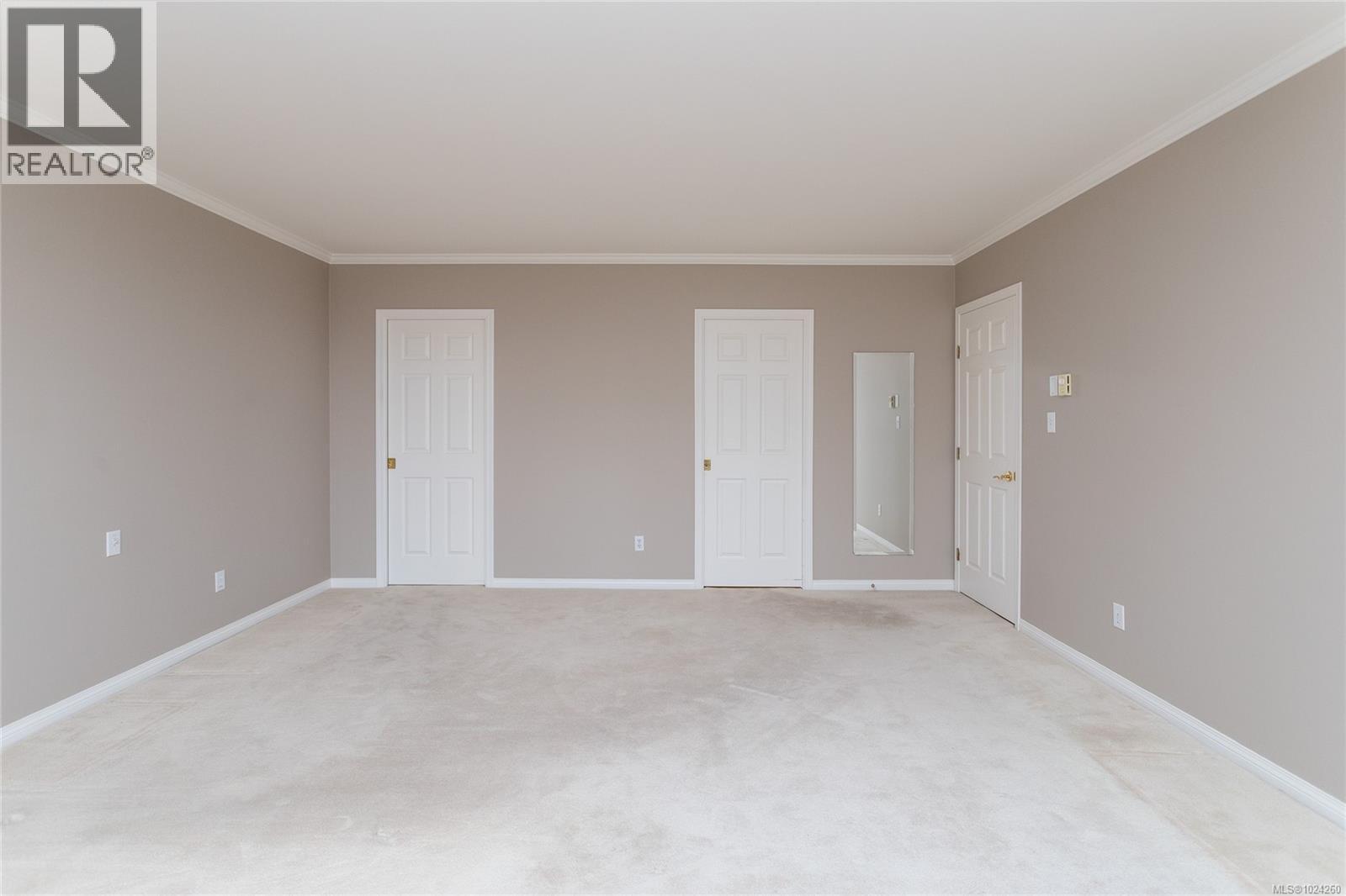 5407 2829 Arbutus Road, Saanich