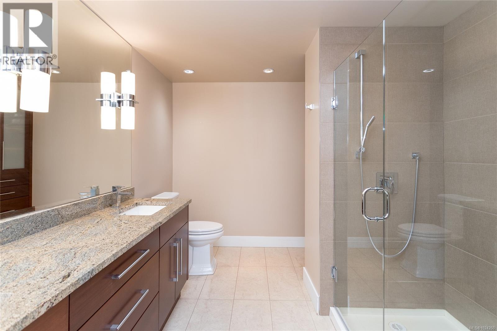 5407 2829 Arbutus Road, Saanich