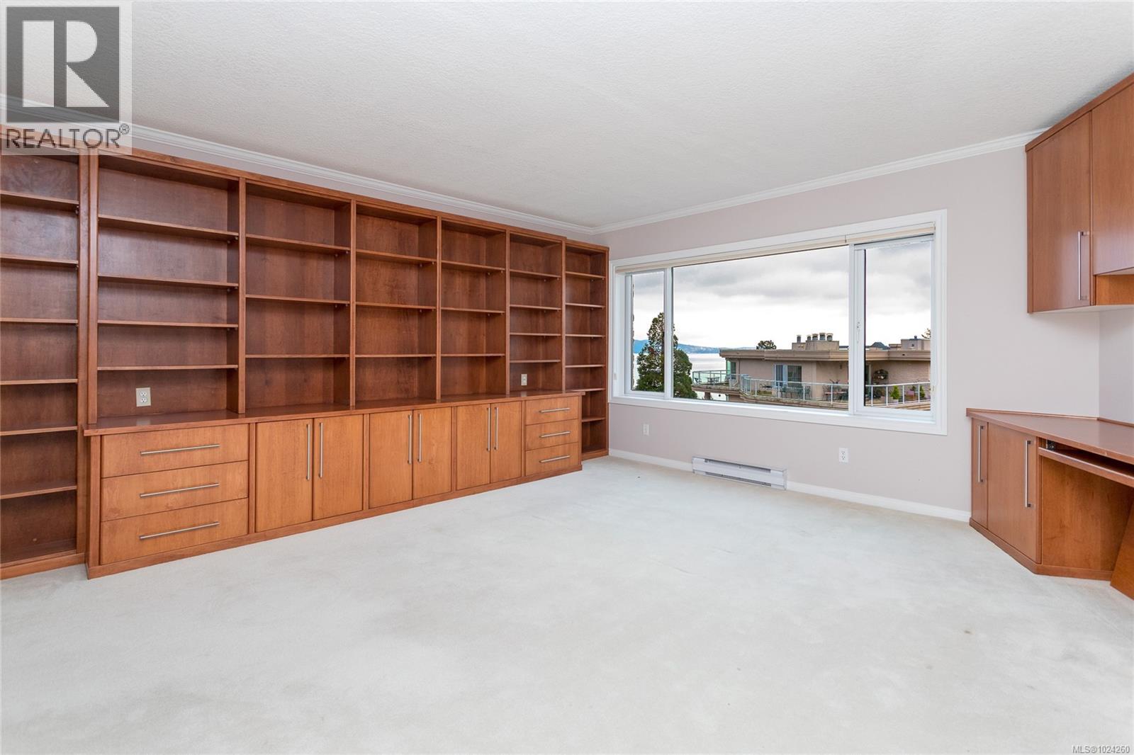 5407 2829 Arbutus Road, Saanich