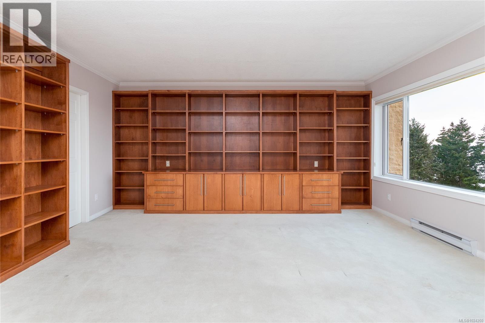 5407 2829 Arbutus Road, Saanich