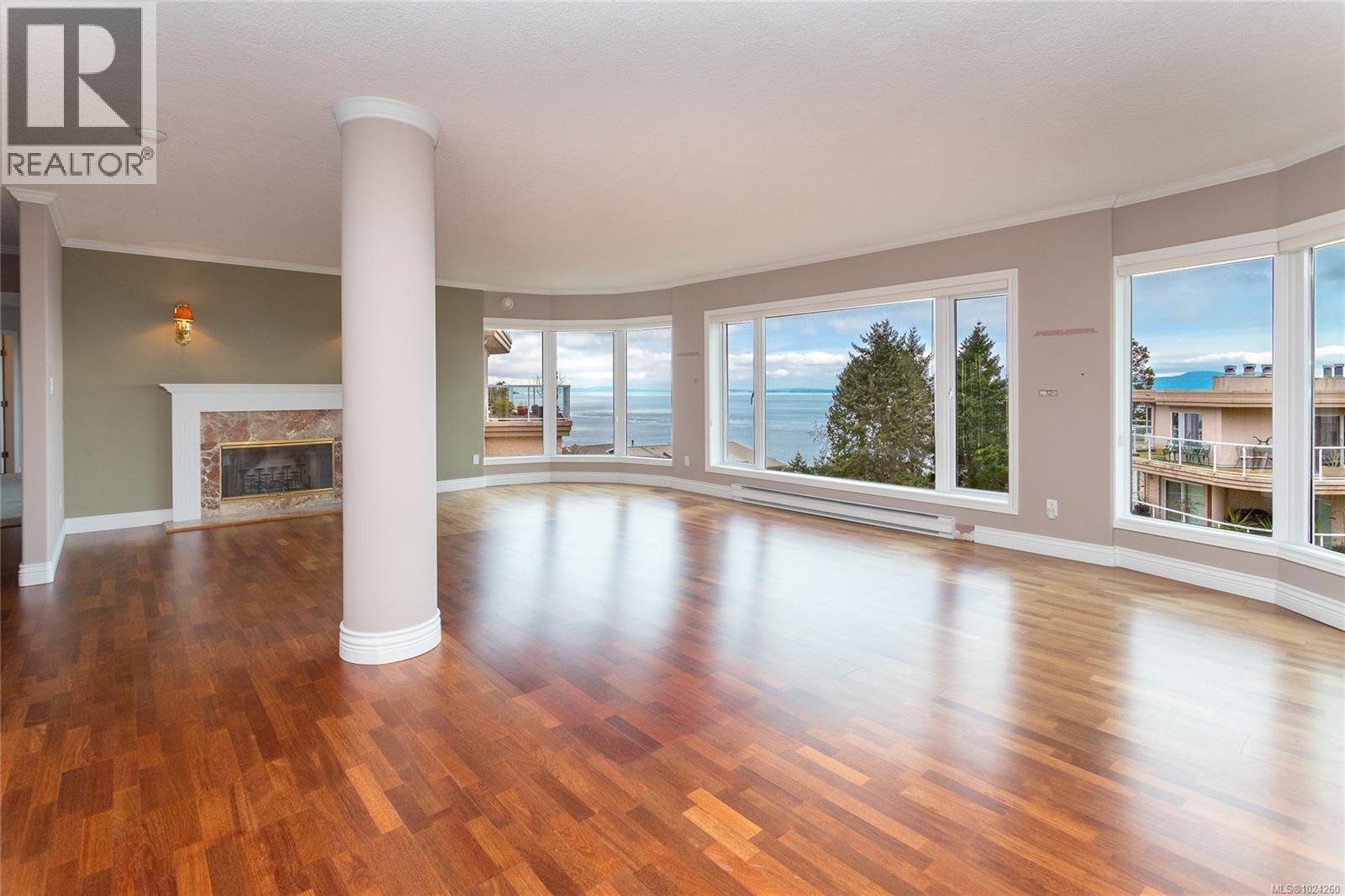 5407 2829 Arbutus Road, Saanich