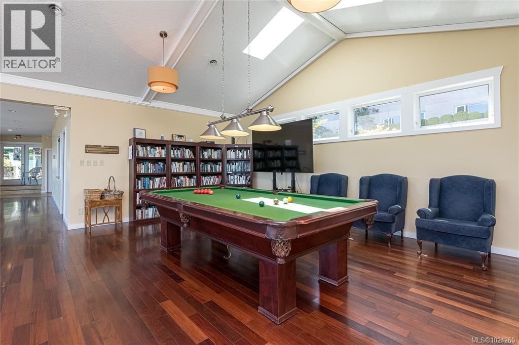 5407 2829 Arbutus Road, Saanich