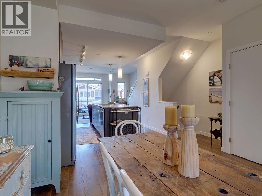 5964 BEACHGATE LANE, Sechelt