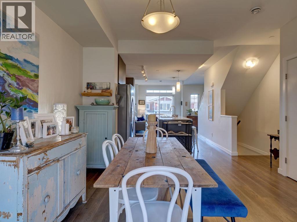 5964 BEACHGATE LANE, Sechelt