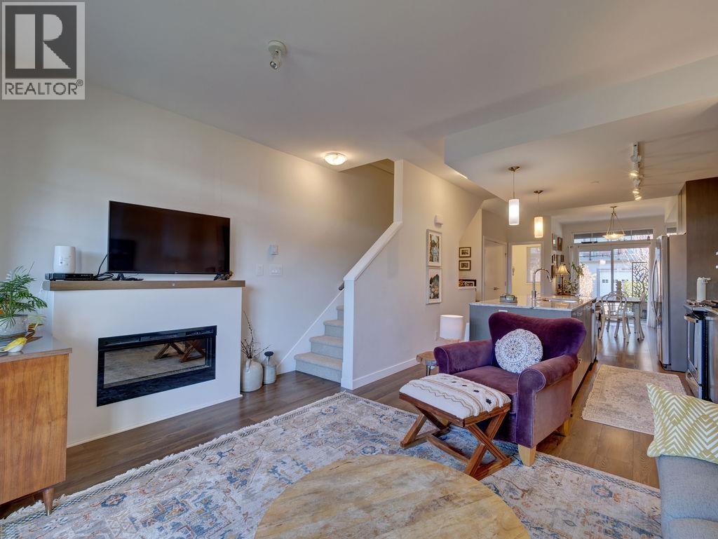 5964 BEACHGATE LANE, Sechelt