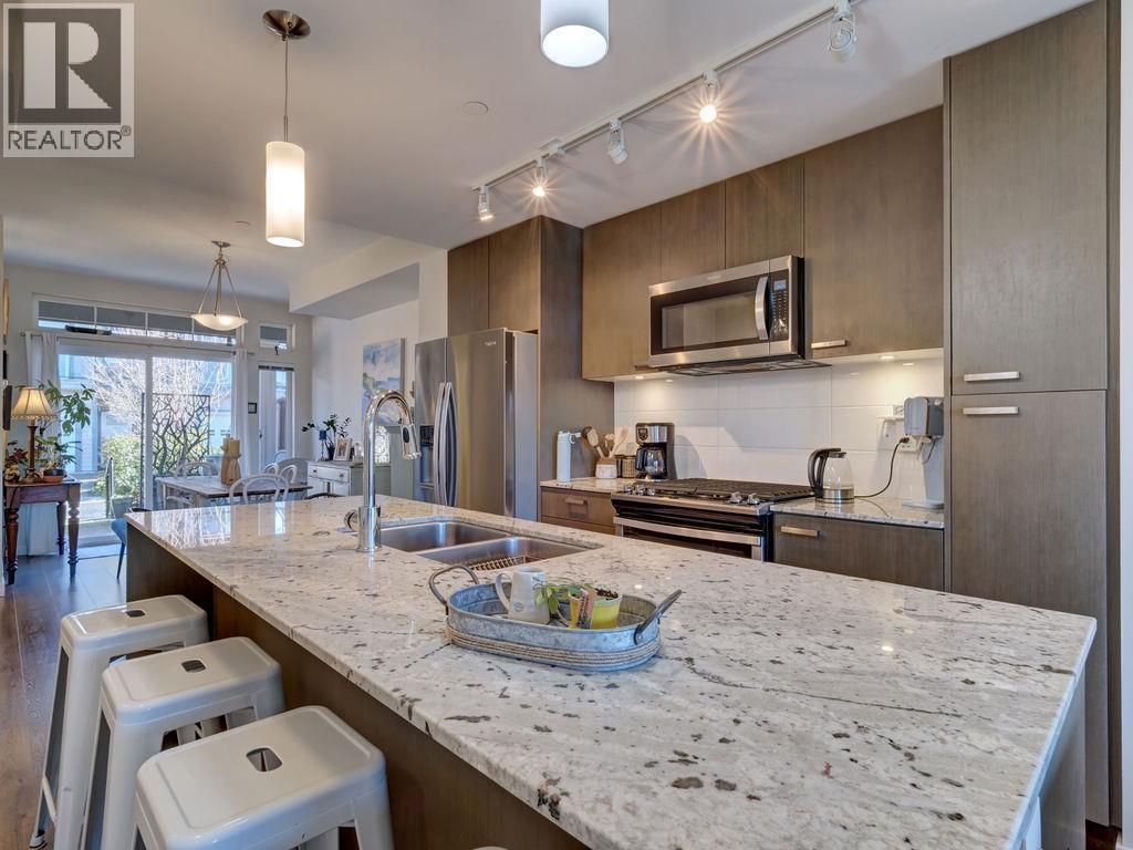 5964 BEACHGATE LANE, Sechelt