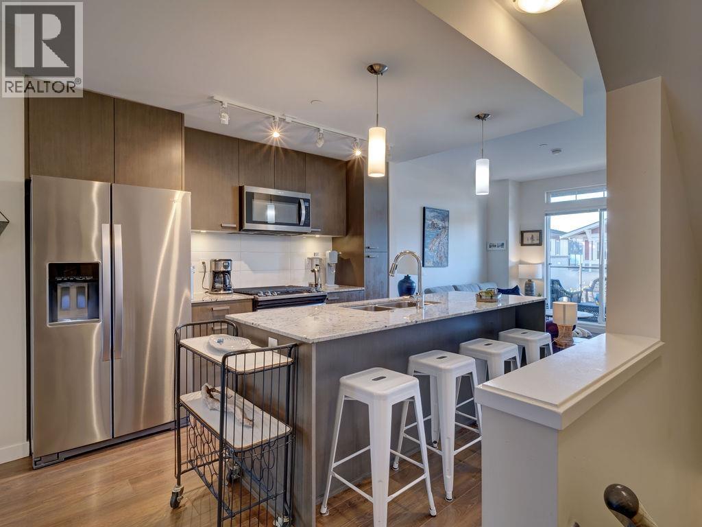 5964 BEACHGATE LANE, Sechelt