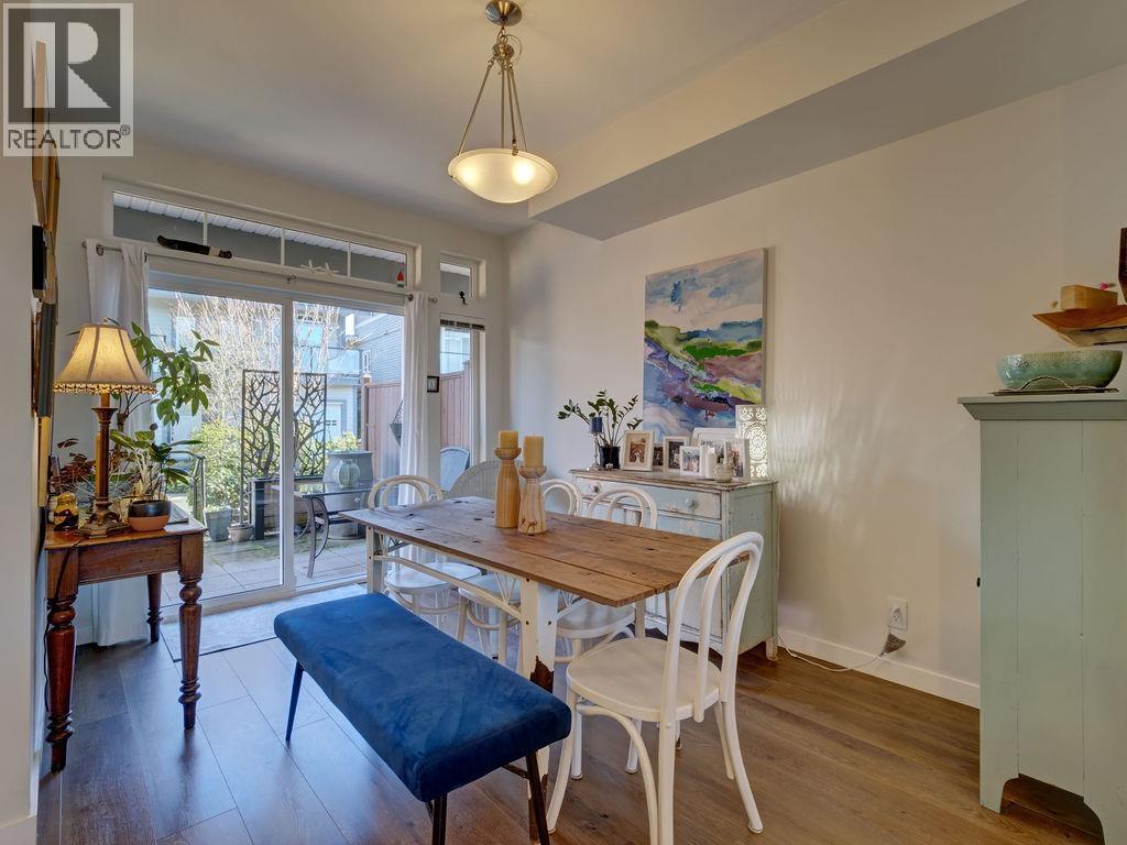 5964 BEACHGATE LANE, Sechelt