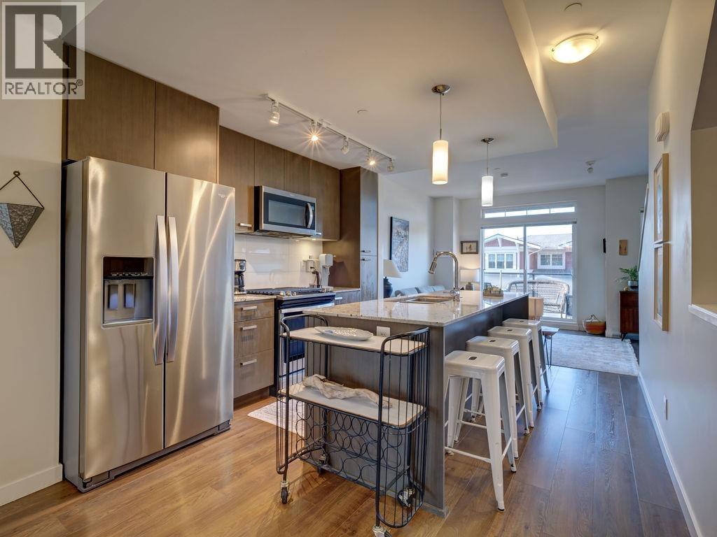 5964 BEACHGATE LANE, Sechelt