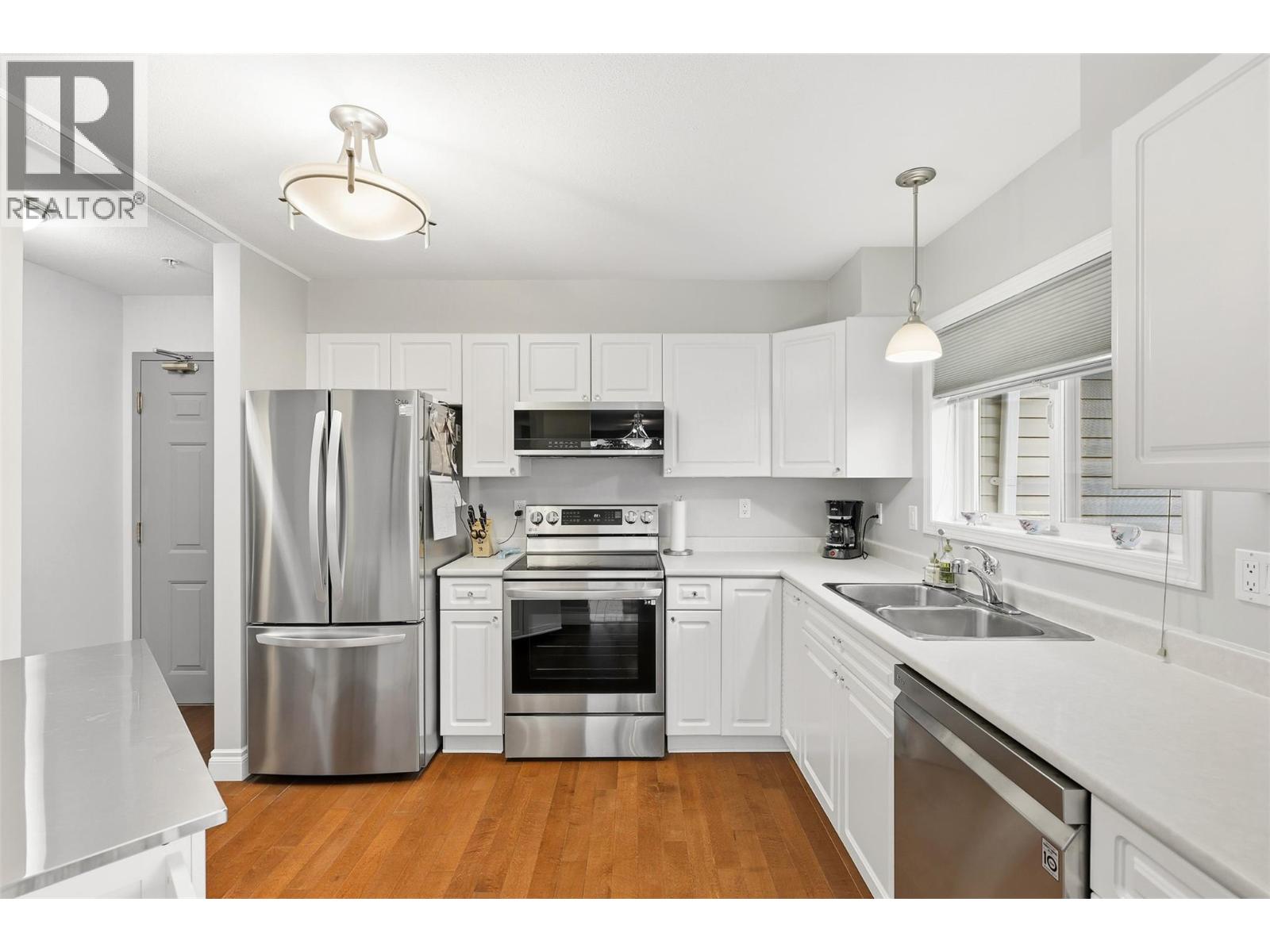 #412 1120 HUGH ALLAN DRIVE - 11