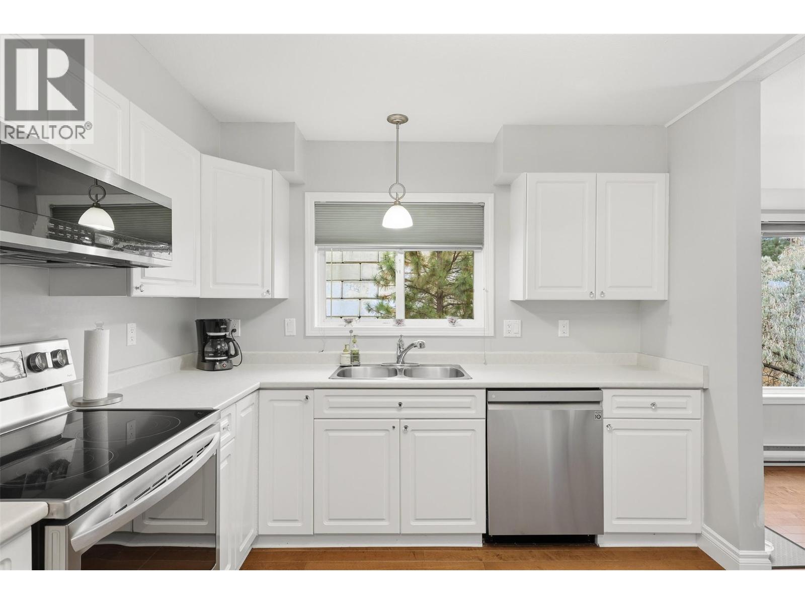 #412 1120 HUGH ALLAN DRIVE - 13