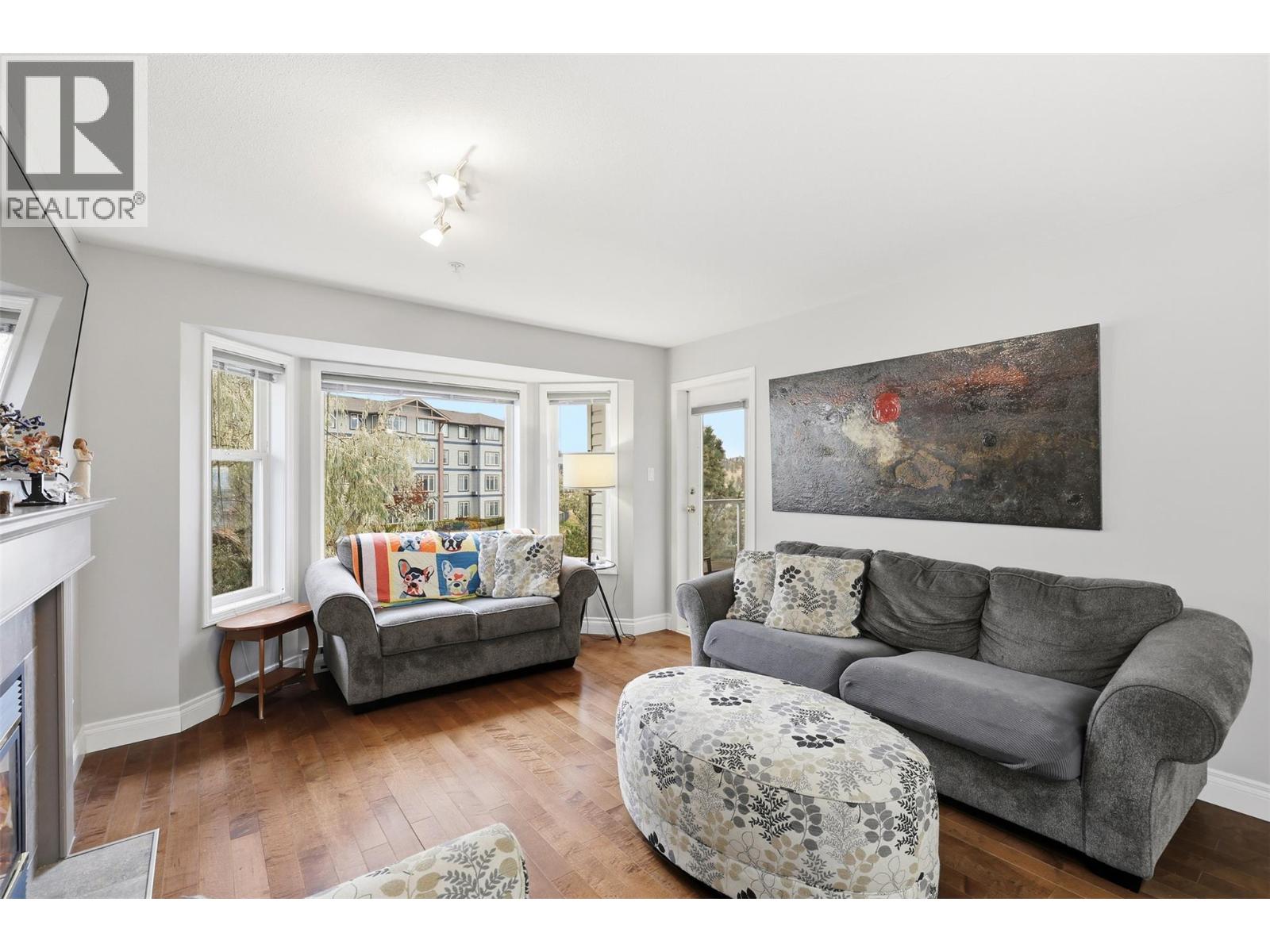 #412 1120 HUGH ALLAN DRIVE - 8