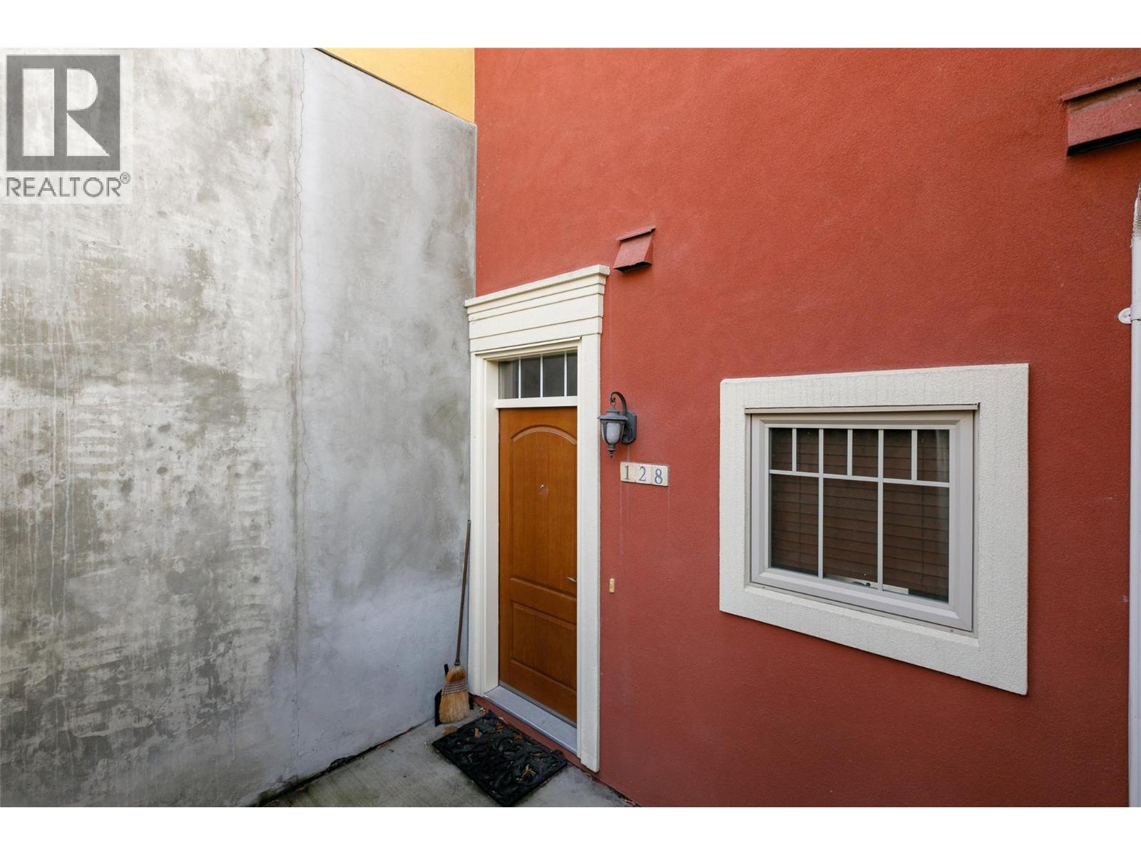 128 1795 Country Club Drive, Kelowna