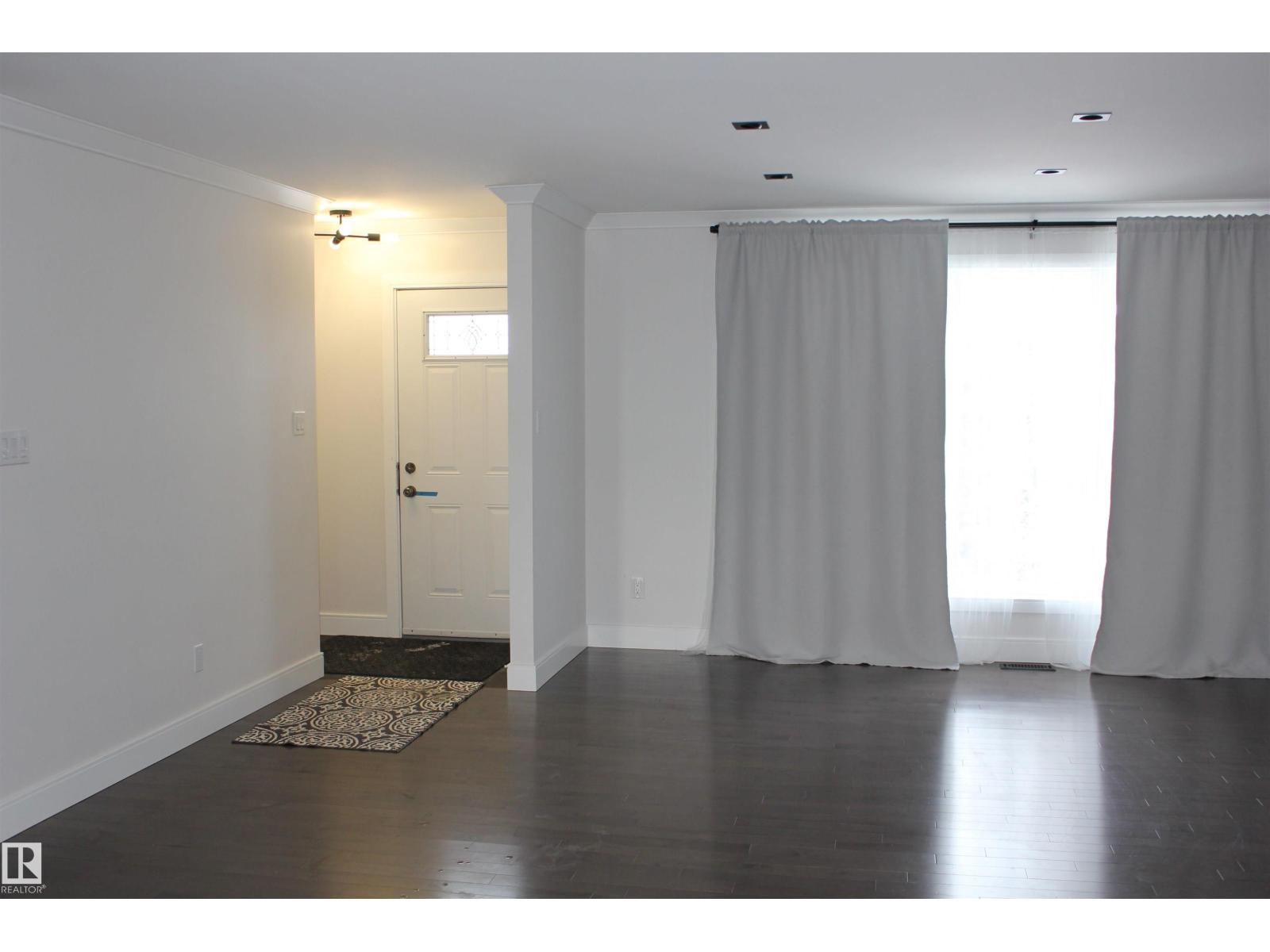 5105 59 AV - Photo 3 of 56, Elk Point, Alberta