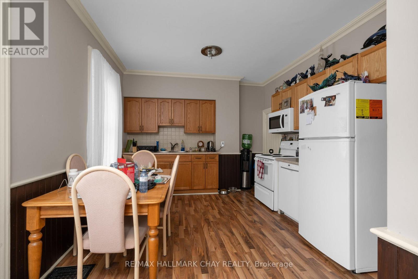 ##1, #2 66 PARKSIDE DRIVE - 22