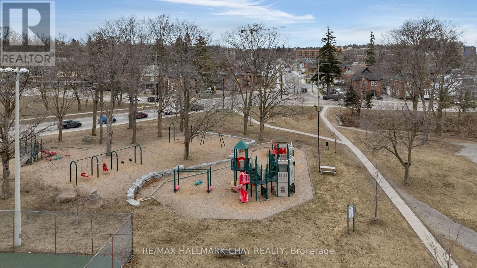 ##1, #2 66 PARKSIDE DRIVE - 32