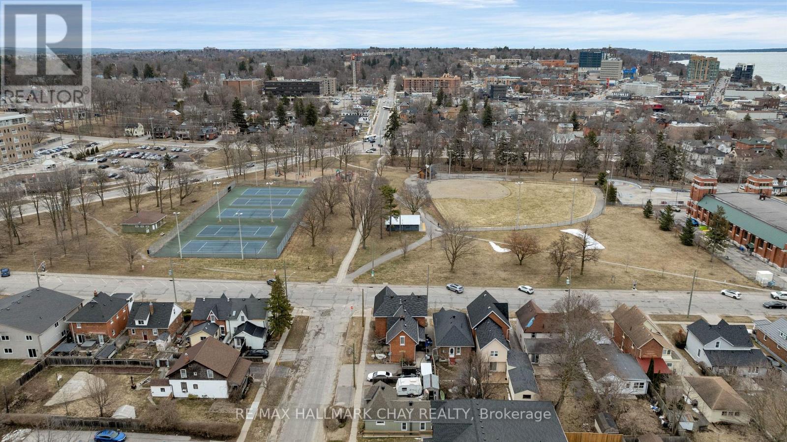 ##1, #2 66 PARKSIDE DRIVE - 34