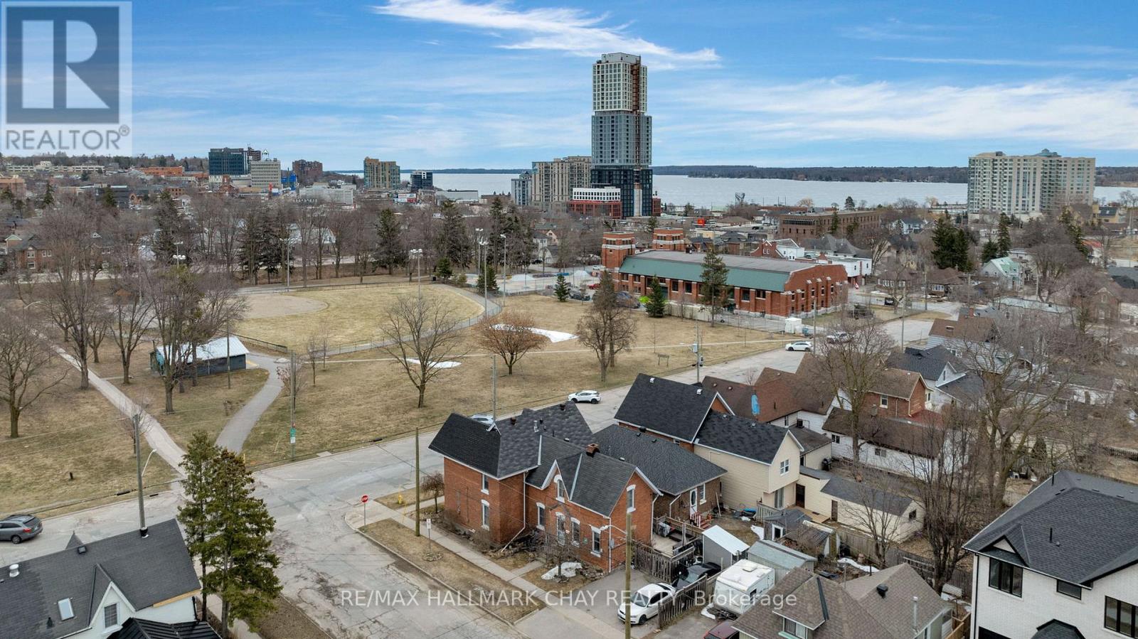 ##1, #2 66 PARKSIDE DRIVE - 35