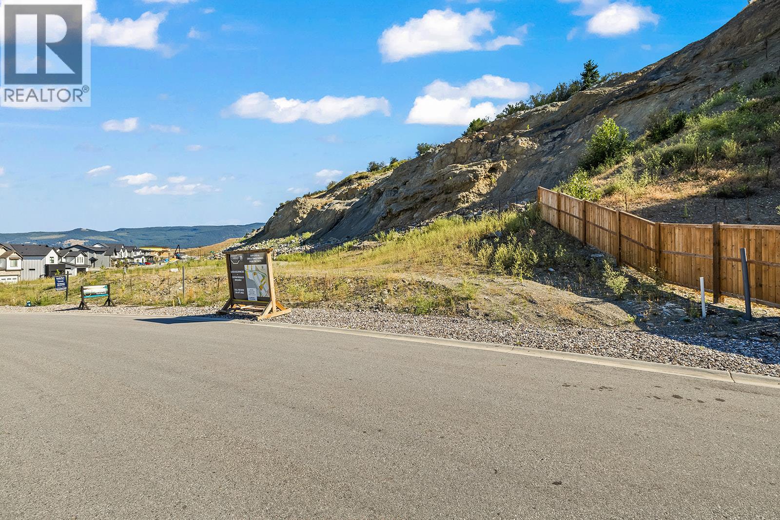 180 SARSONS DRIVE - 14