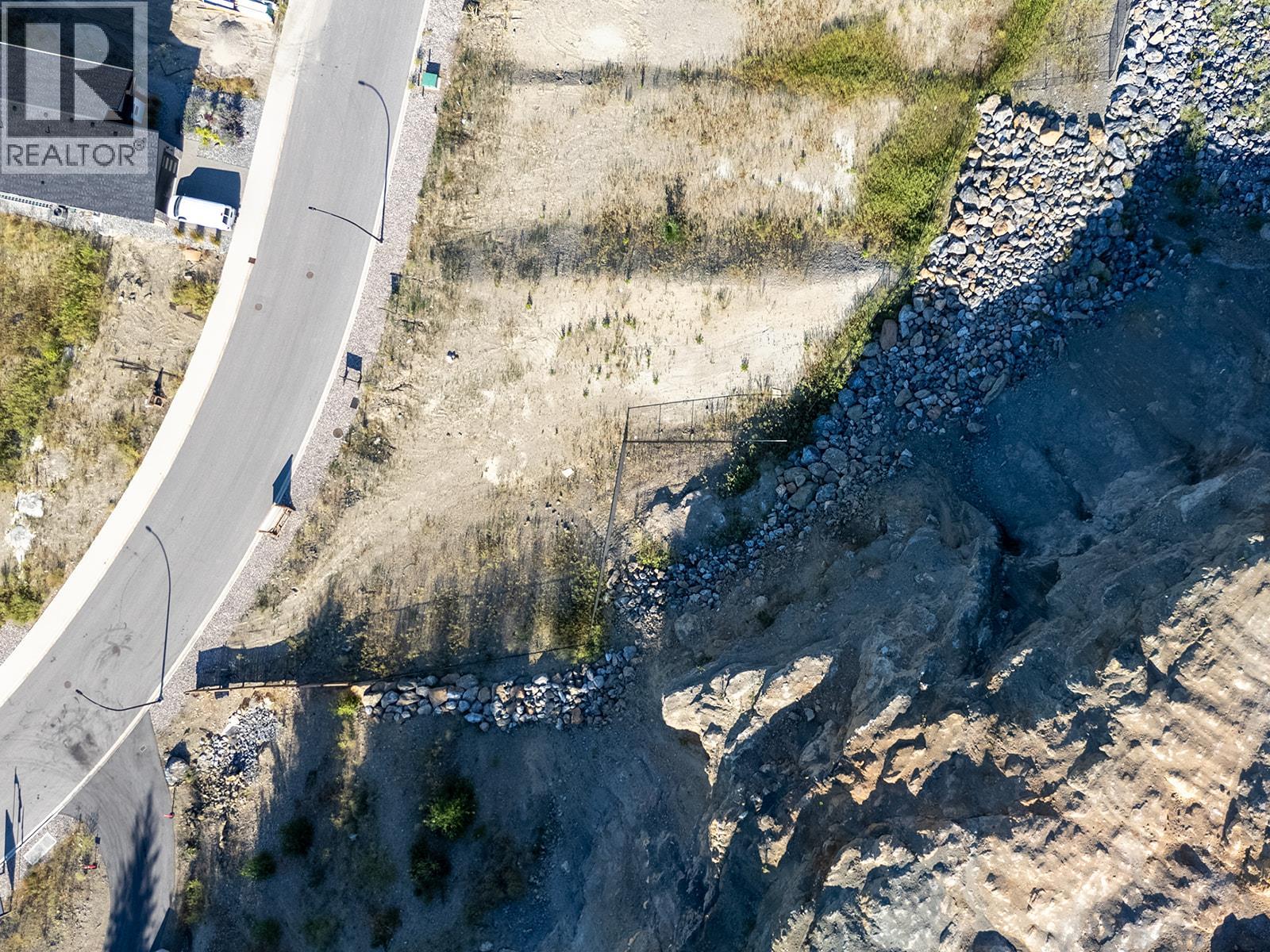 180 SARSONS DRIVE - 17