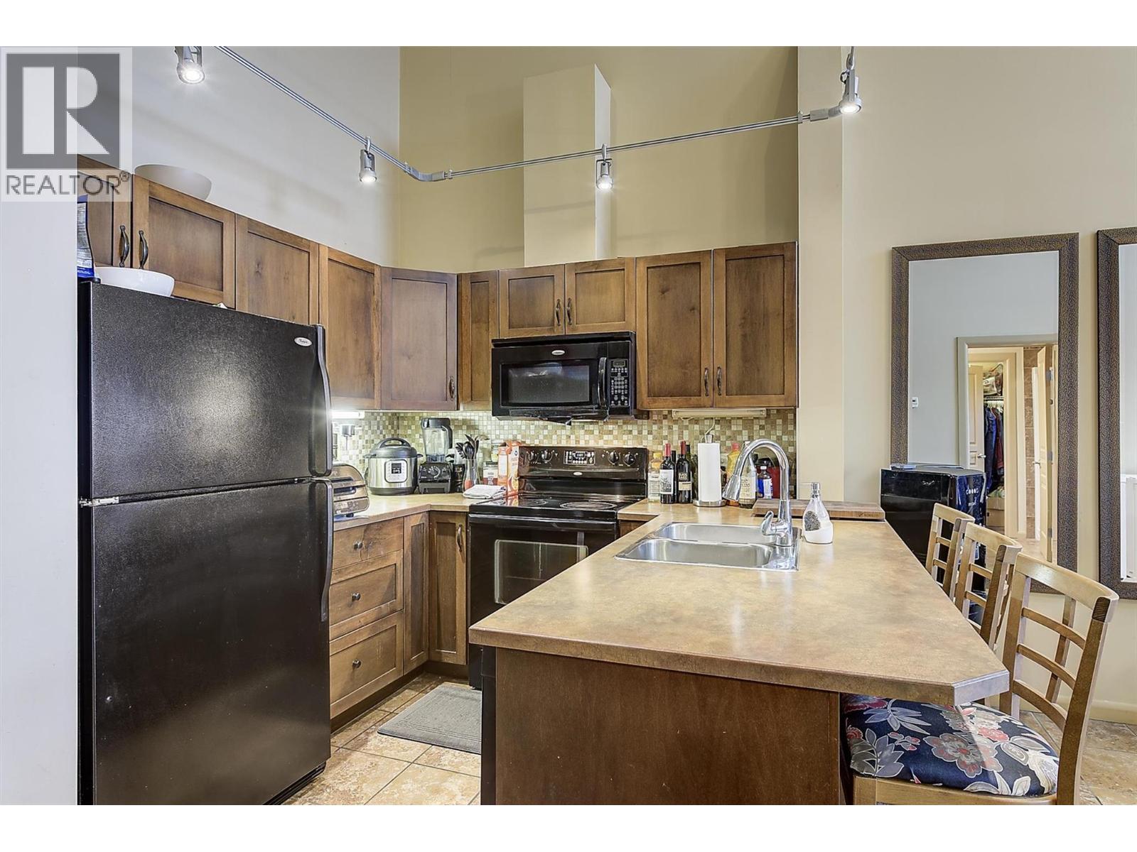 605 654 Cook Road, Kelowna