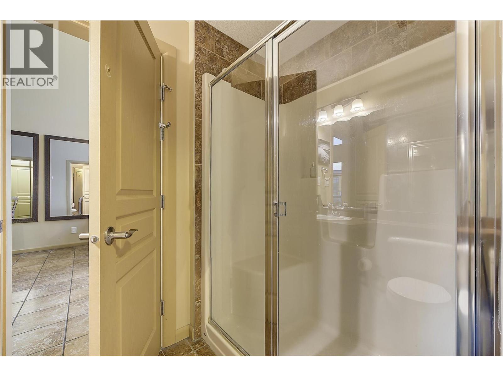 605 654 Cook Road, Kelowna