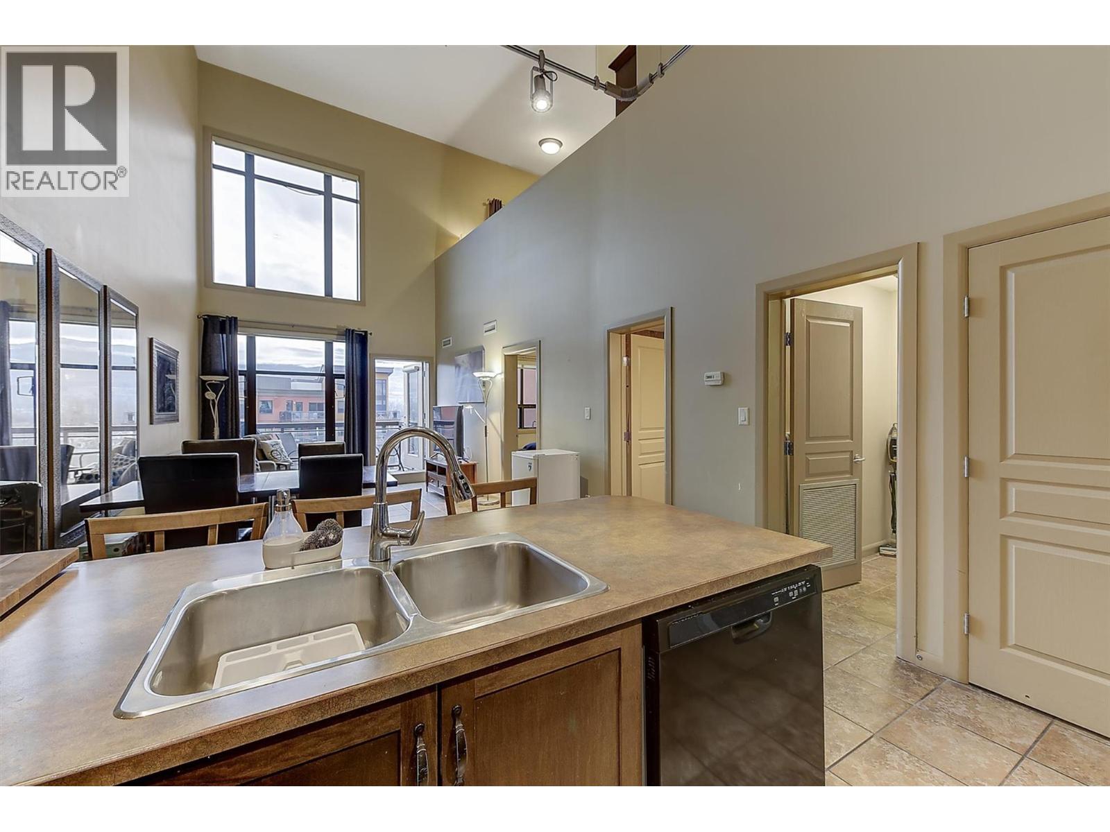 605 654 Cook Road, Kelowna