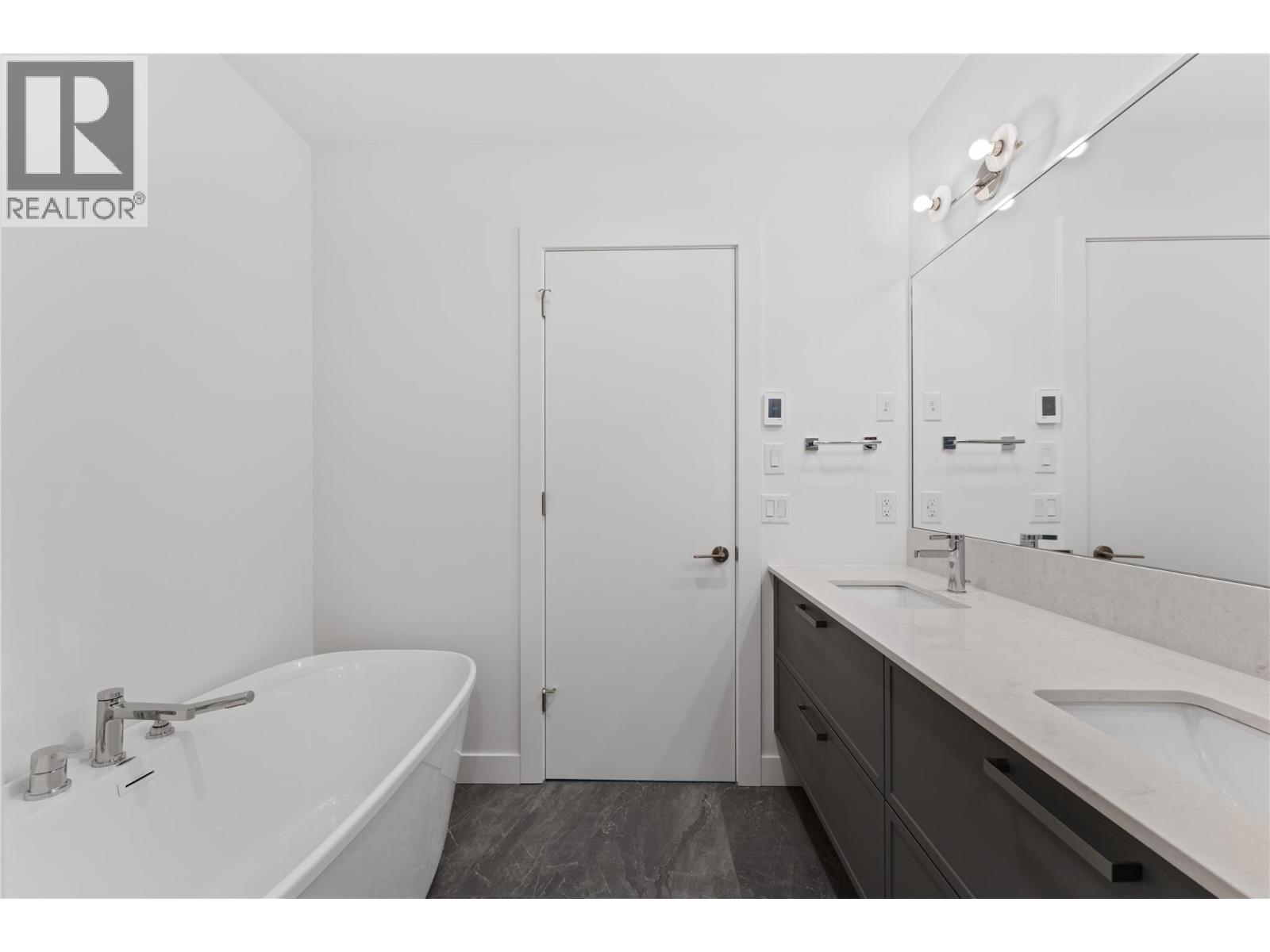 414 3340 Lakeshore Drive, Kelowna