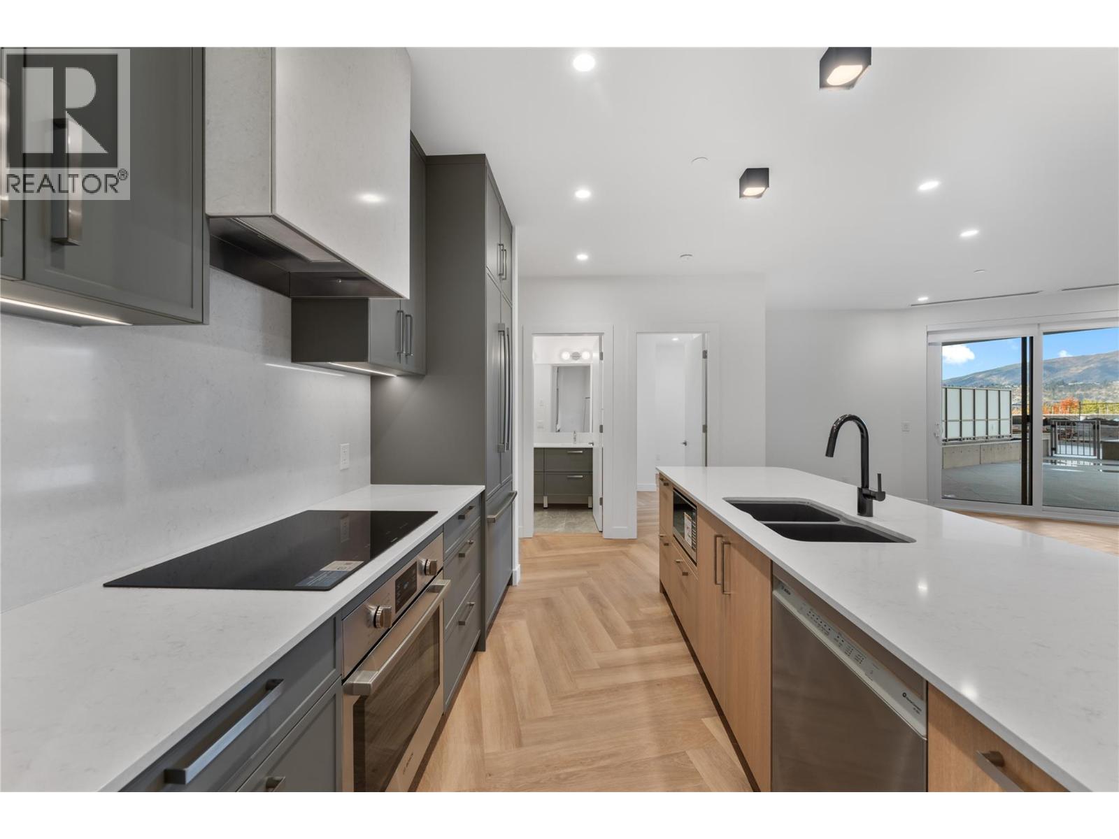 414 3340 Lakeshore Drive, Kelowna