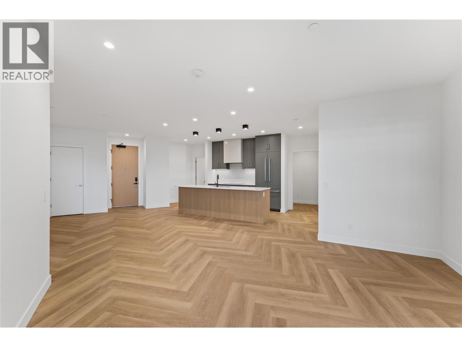 414 3340 Lakeshore Drive, Kelowna