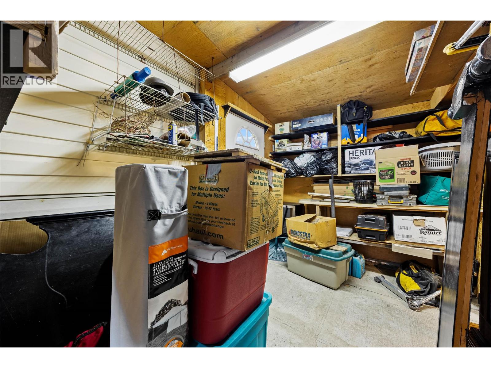 1664 WOODBURN DRIVE - 32