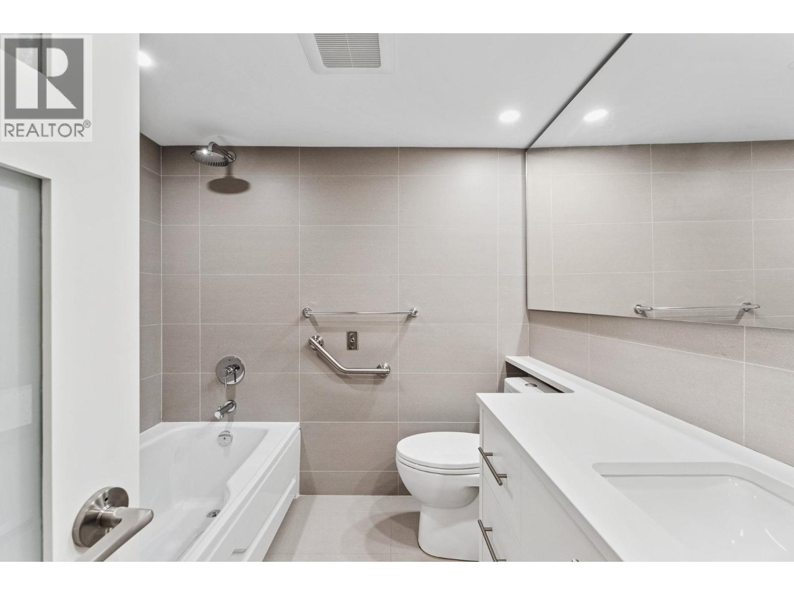 1 2110 MARINE DRIVE, West Vancouver