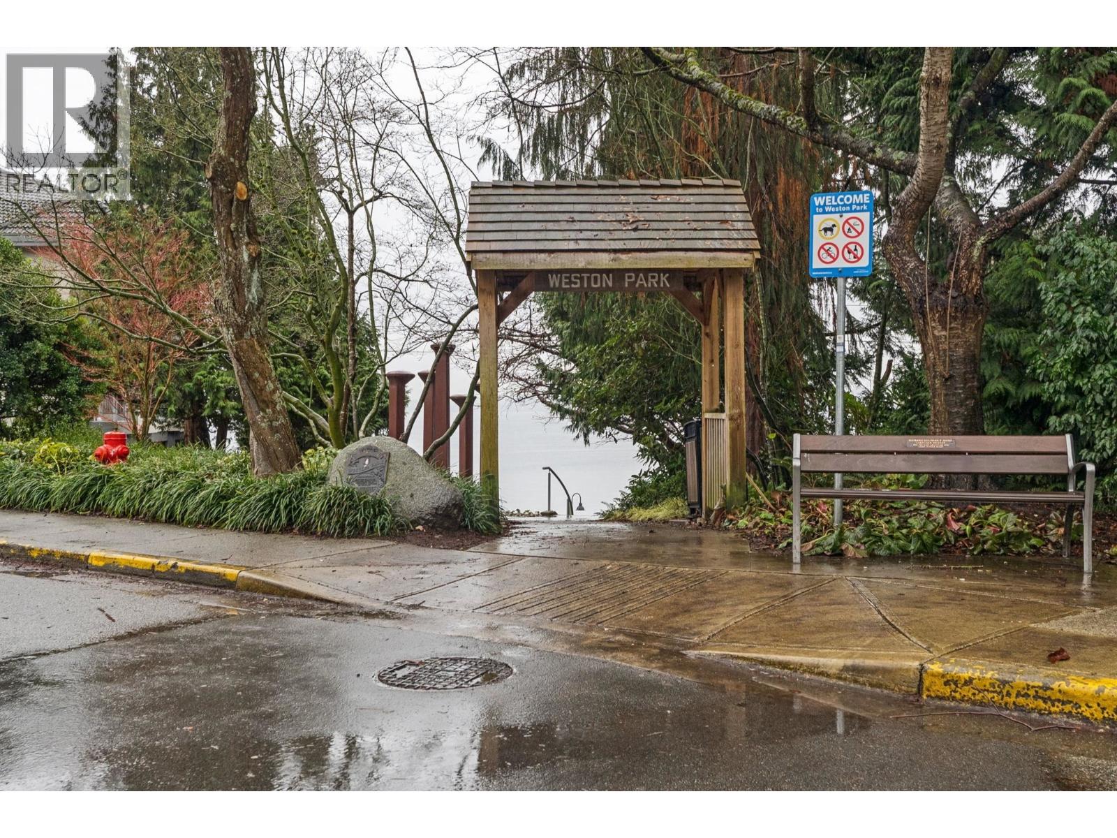 1 2110 MARINE DRIVE, West Vancouver