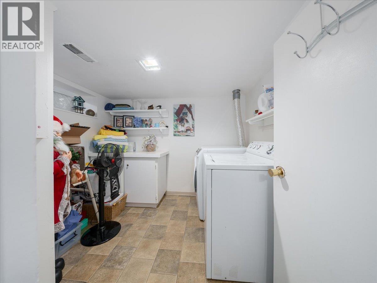 322 E 25TH STREET, North Vancouver