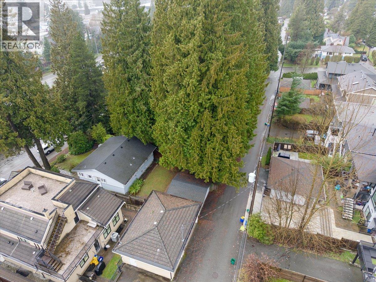 322 E 25TH STREET, North Vancouver