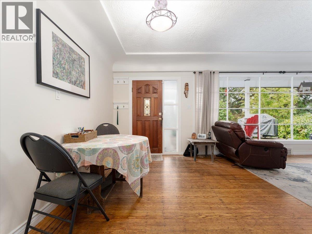 322 E 25TH STREET, North Vancouver