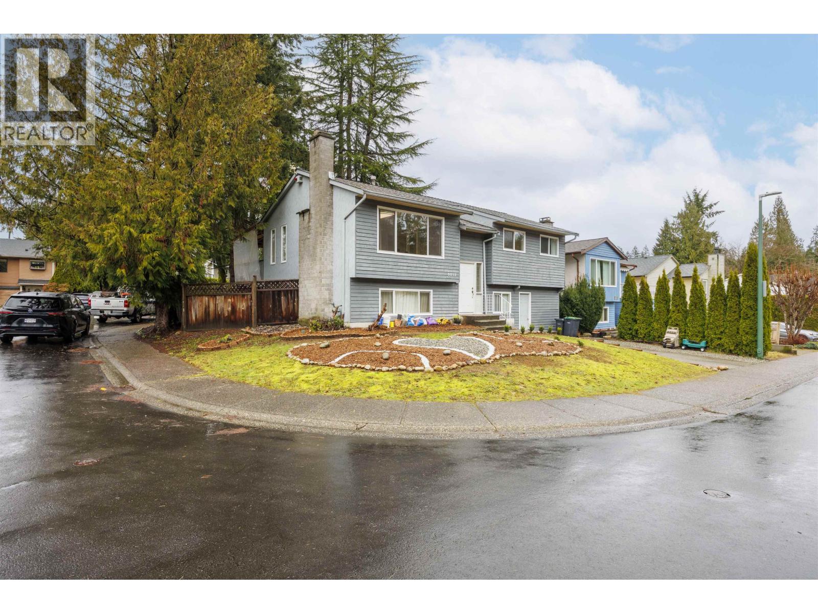 3213 SALT SPRING AVENUE - Photo 3 of 26, Coquitlam, British Columbia