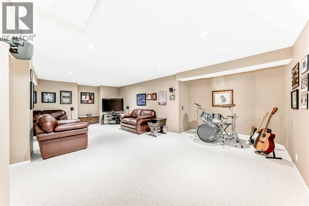 Single Family House for Sale in  Mt Yamnuska Court SE McKenzie Lake Calgary 