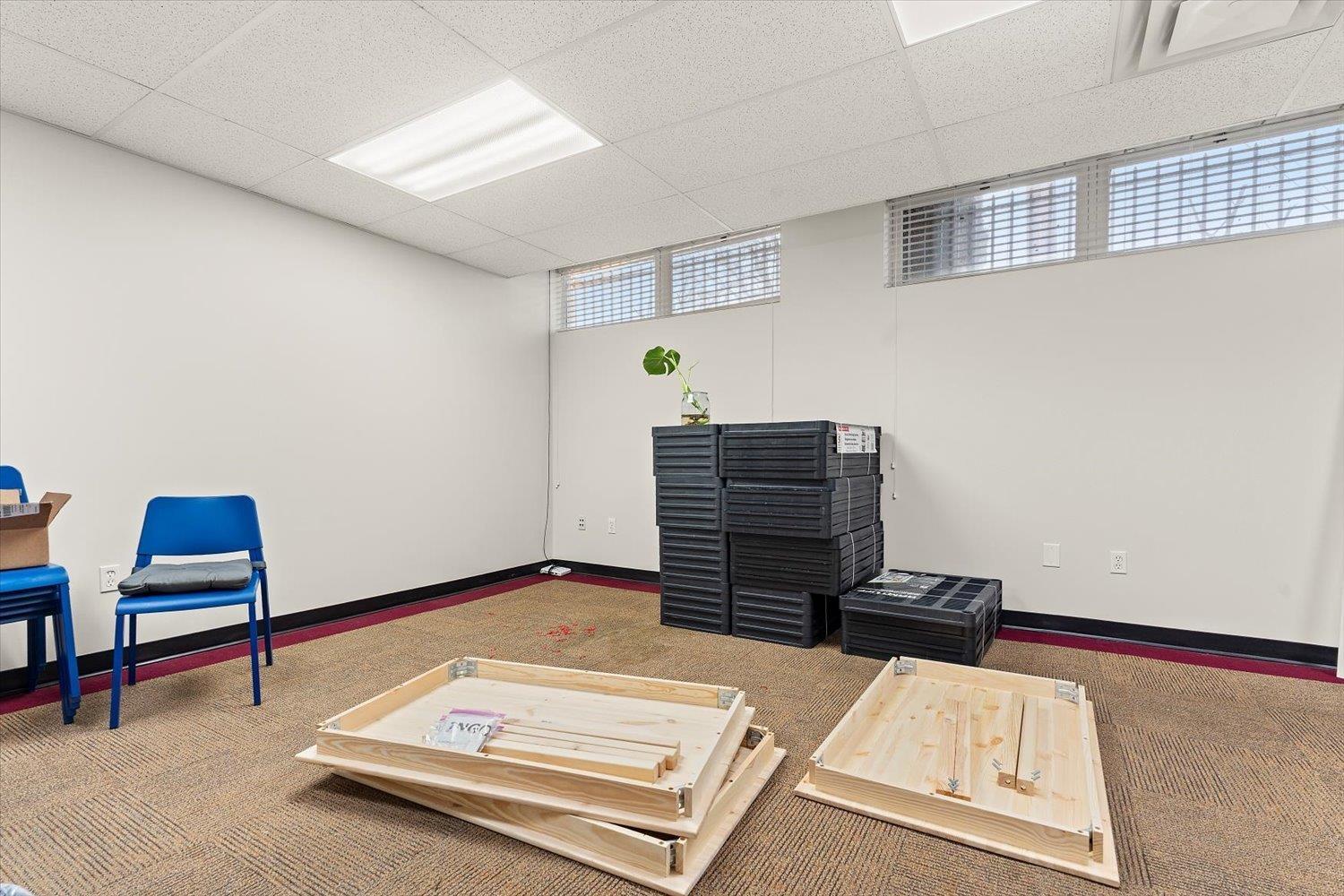 Office in Langley - Image 6